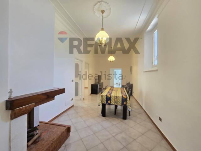 Appartamento in affitto di 145 m² in Via Angelo Poliziano, 58