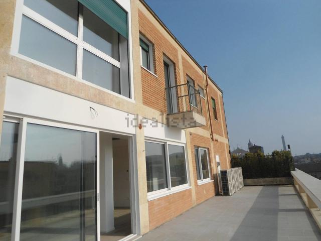 Appartamento in affitto di 145 m² in Via Guglielmo Marconi