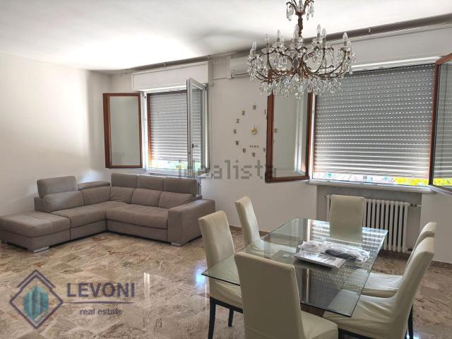 Appartamento in affitto di 145 m² in Via dei Fonditori