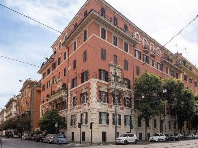 Appartamento in affitto di 145 m² in Via Emanuele Gianturco