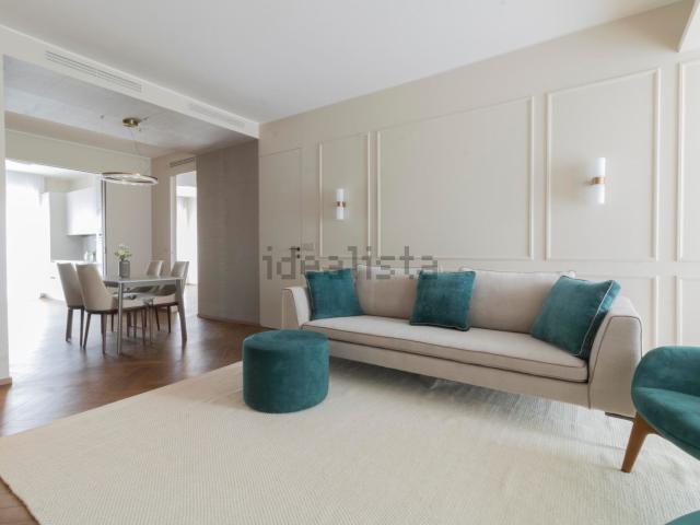 Appartamento in affitto di 145 m² in Via Francesco Melzi d&apos Eril, 3