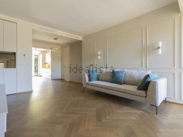 Appartamento in affitto di 145 m² in Via Francesco Melzi d&apos Eril, 3