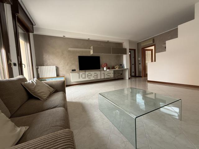 Appartamento in affitto di 145 m² in Via Monselice