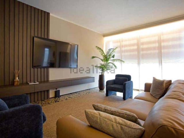 Appartamento in affitto di 145 m² in Via San Marco, 158