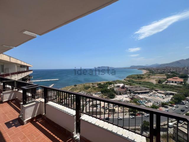Appartamento in affitto di 145 m² in Via Ponte di Mare, 91