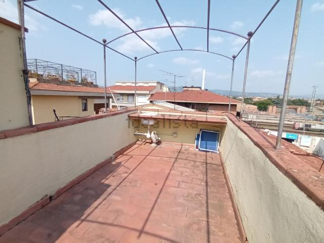 Appartamento in affitto di 145 m² in Viale F.lli Rosselli