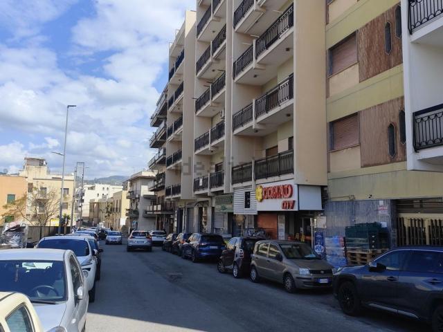 Appartamento in affitto di 146 m² in Via Reggio Campi, 59