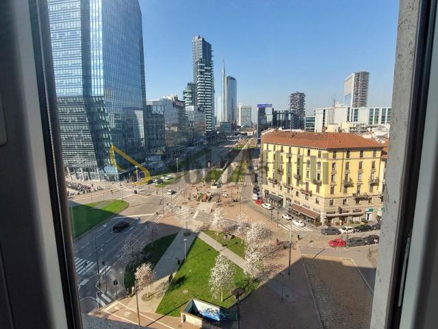 Appartamento in affitto di 147 m² in Via Antonio Locatelli, 5