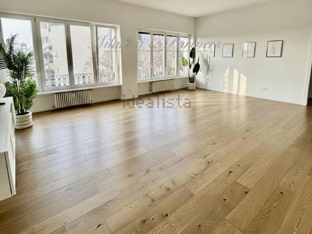 Appartamento in affitto di 147 m² in Via Silvio Spaventa, 7