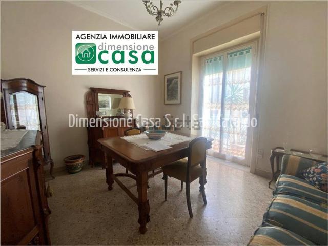 Appartamento in affitto di 148 m² in Via Ugo Foscolo, 3