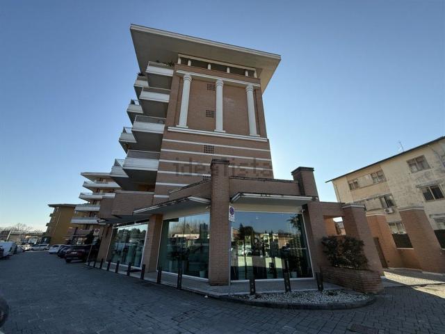 Appartamento in affitto di 148 m² in Viale Camisano, 56