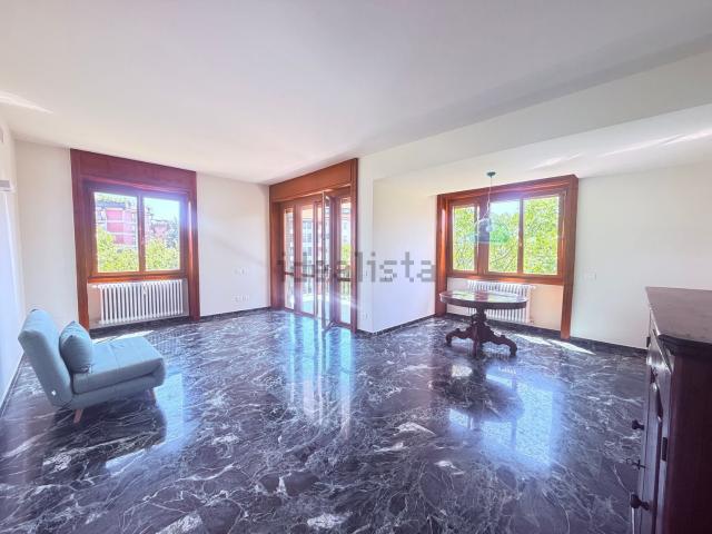 Appartamento in affitto di 149 m² in Via Don Carlo Gnocchi