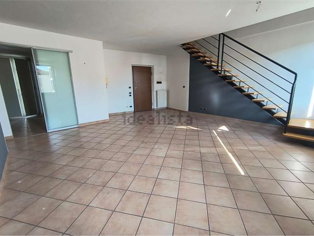 Appartamento in affitto di 150 m²