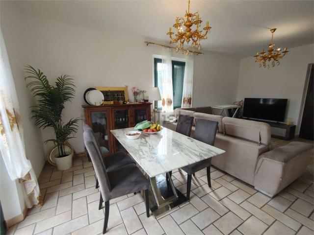 Appartamento in affitto di 150 m²