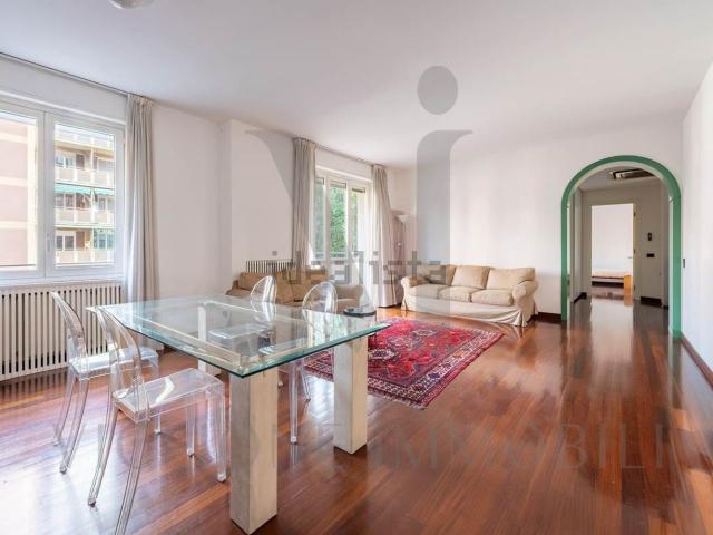 Appartamento in affitto di 150 m² in Via Alcuino, 5
