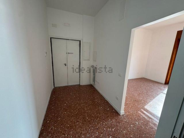 Appartamento in affitto di 150 m² in Via Attilio Barbarulo