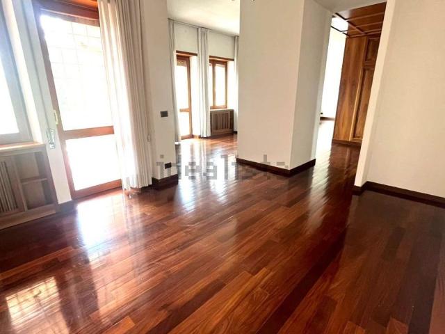 Appartamento in affitto di 150 m² in Via Bartolomeo Gosio