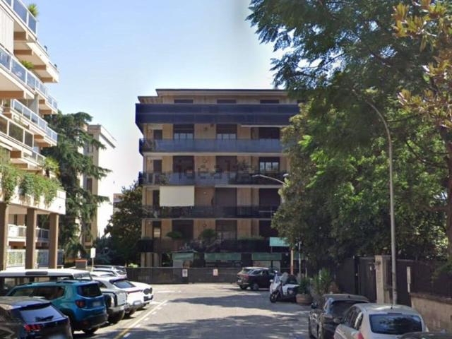 Appartamento in affitto di 150 m² in Via Giotto