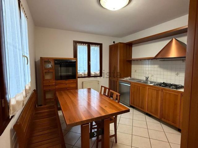 Appartamento in affitto di 150 m² in Via Giovanni XXIII, 1