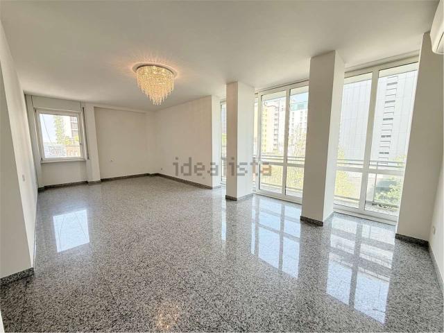 Appartamento in affitto di 150 m² in Via Gustavo Fara, 20