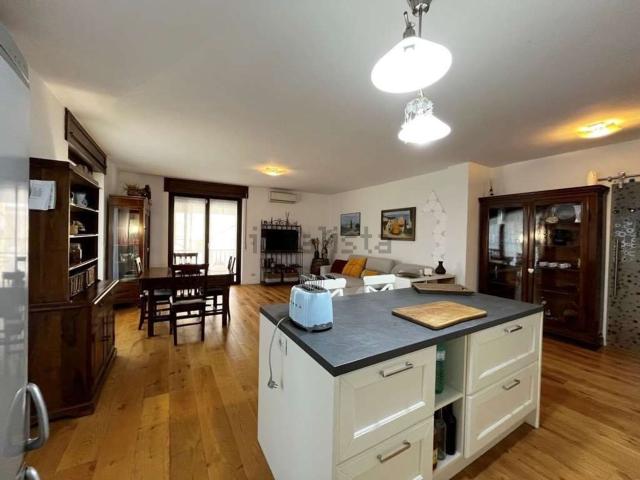 Appartamento in affitto di 150 m² in Via Don Giovanni Calabria, 11