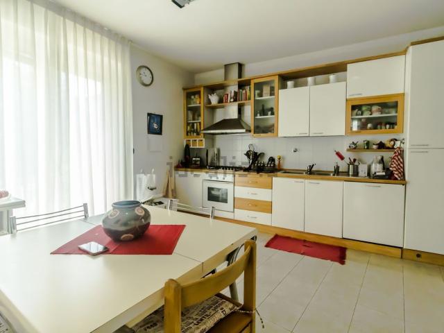 Appartamento in affitto di 150 m² in Via dei Marsi, 68