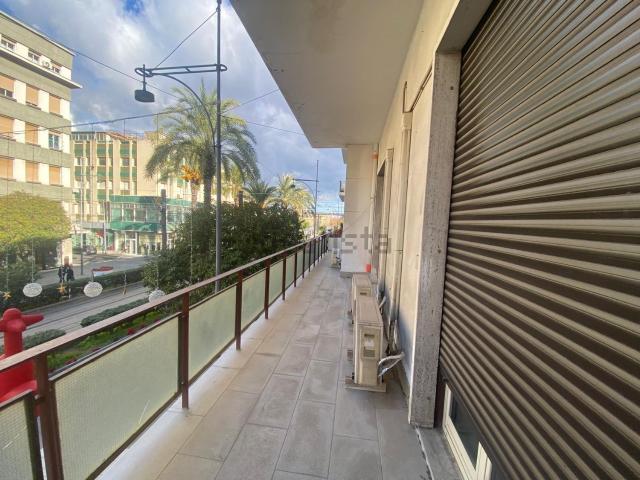 Appartamento in affitto di 150 m² in Via Ettore Lombardo Pellegrino, 29