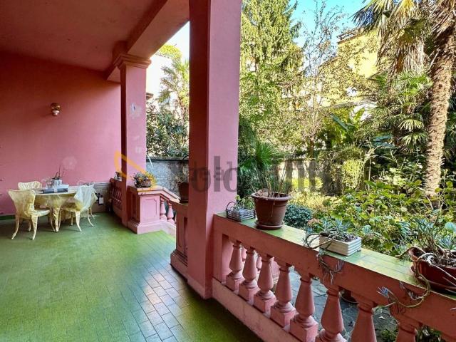 Appartamento in affitto di 150 m² in Via Federico Faruffini, 10