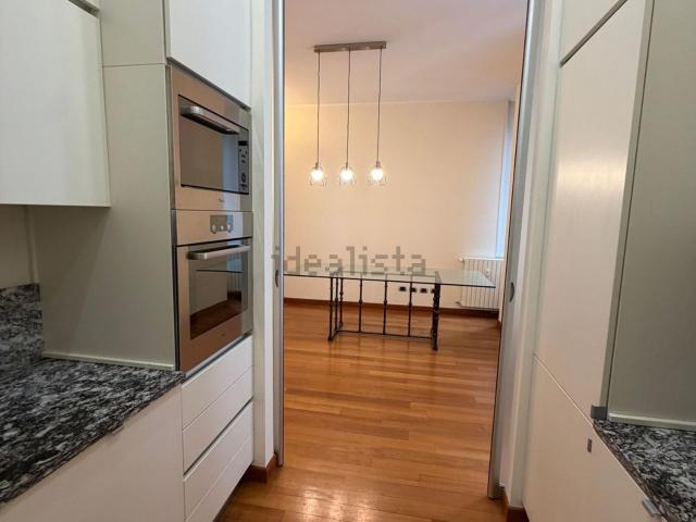 Appartamento in affitto di 150 m² in Via Francesco Ferrucci, 22