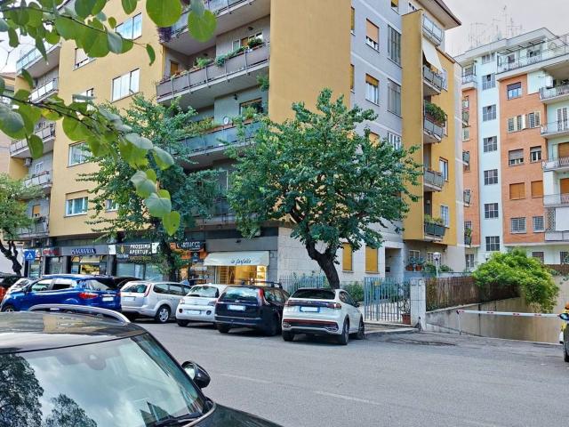 Appartamento in affitto di 150 m² in Via Francesco Saverio Nitti