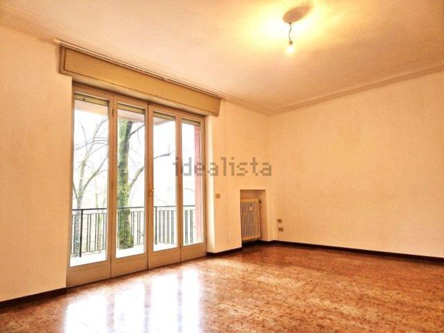 Appartamento in affitto di 150 m² in Via Italo Pizzi, 3
