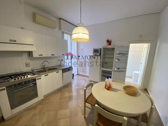 Appartamento in affitto di 150 m² in Via Odone Belluzzi