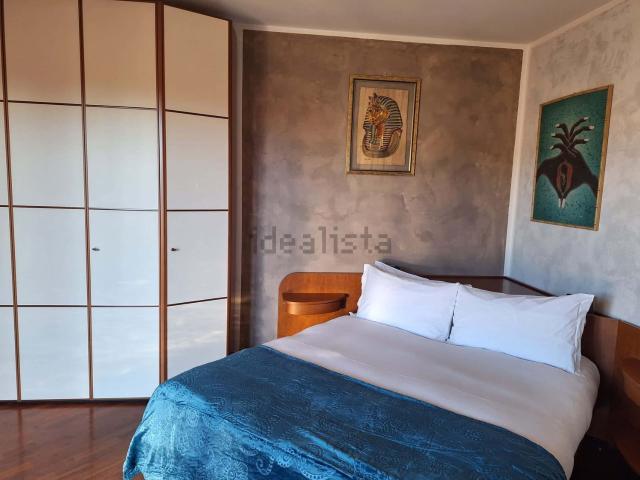 Appartamento in affitto di 150 m² in Via Monte Grappa, 9