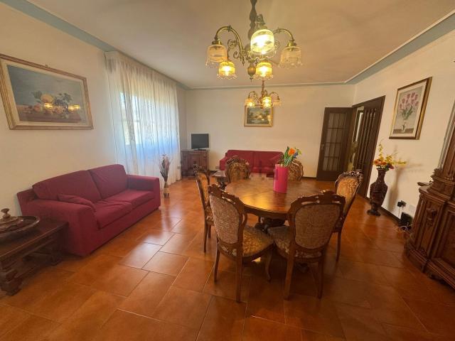 Appartamento in affitto di 150 m² in Via Mario Salati, 11
