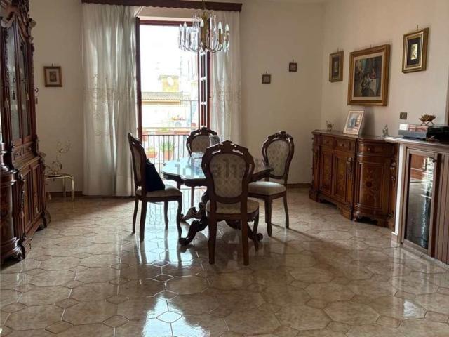 Appartamento in affitto di 150 m² in Via Noto, 36