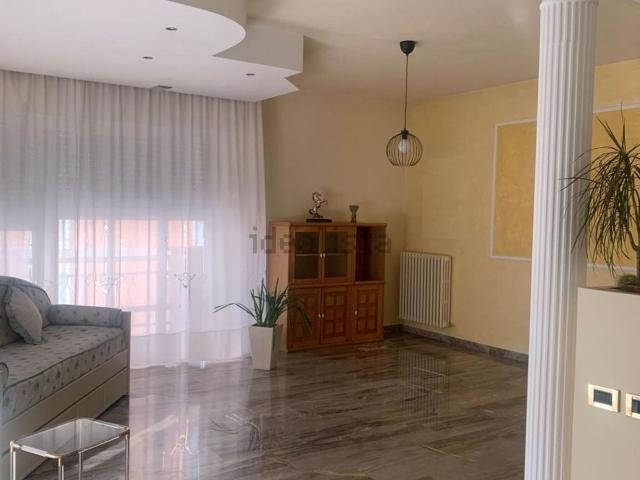 Appartamento in affitto di 150 m² in Via Sabotino, 11