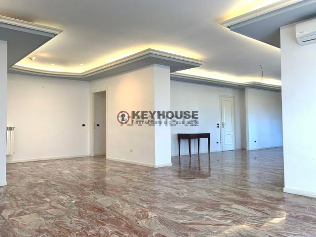 Appartamento in affitto di 150 m² in Via Sergio Forti