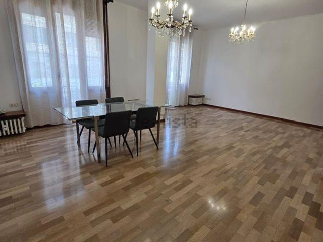 Appartamento in affitto di 150 m² in Via Pier Francesco Mola, 34