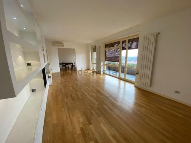 Appartamento in affitto di 150 m² in Via XX Settembre, 151