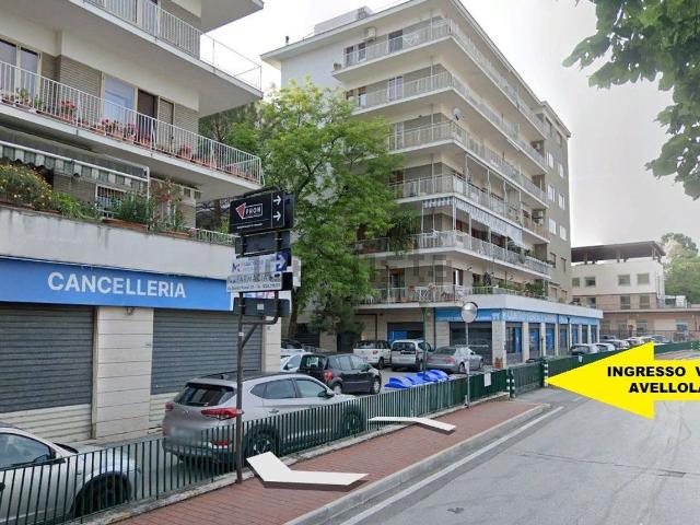 Appartamento in affitto di 150 m² in Viale Atlantici, 73