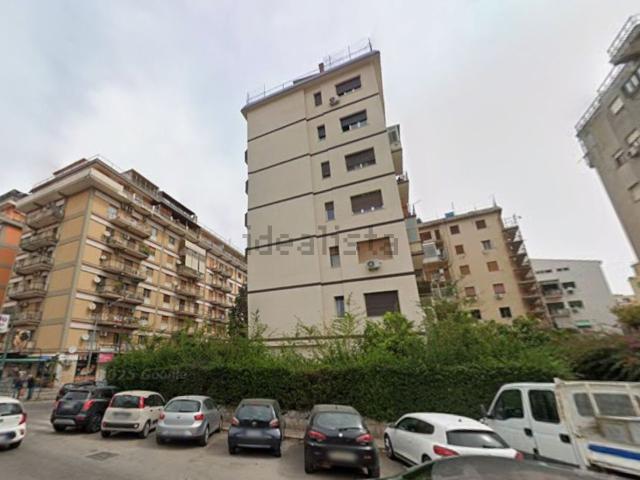 Appartamento in affitto di 150 m² in Viale delle Alpi, 121