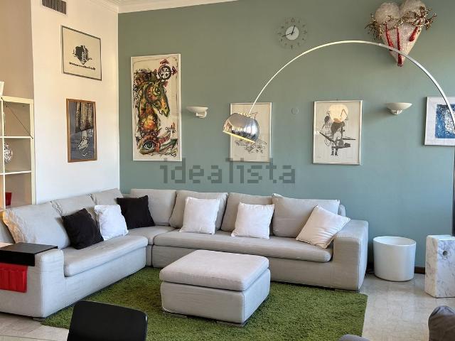 Appartamento in affitto di 150 m² in Viale Papiniano, 22
