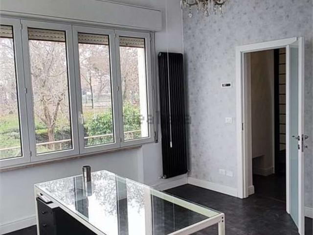 Appartamento in affitto di 150 m² in Viale Po, 3