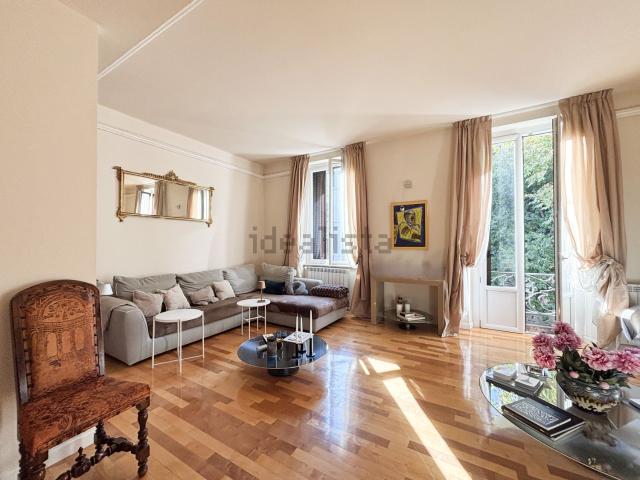 Appartamento in affitto di 150 m² in Corso Monforte, 39