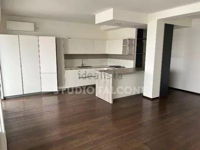 Appartamento in affitto di 150 m² in Corso Sempione, 33