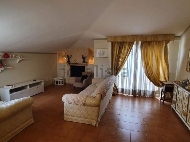 Appartamento in affitto di 150 m² in Piazza Giuseppe Mazzini, 1