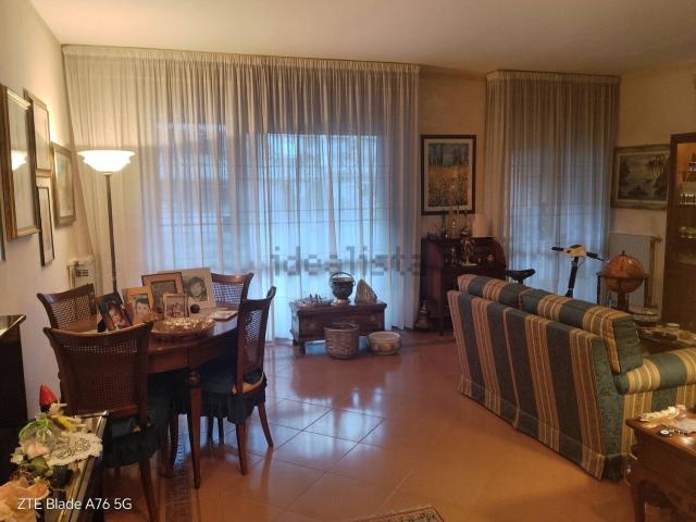 Appartamento in affitto di 151 m²