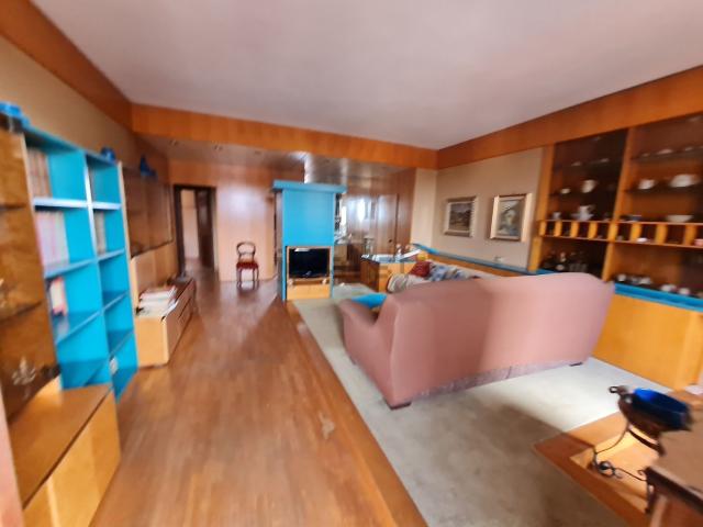 Appartamento in affitto di 151 m² in Via Giosuè Carducci