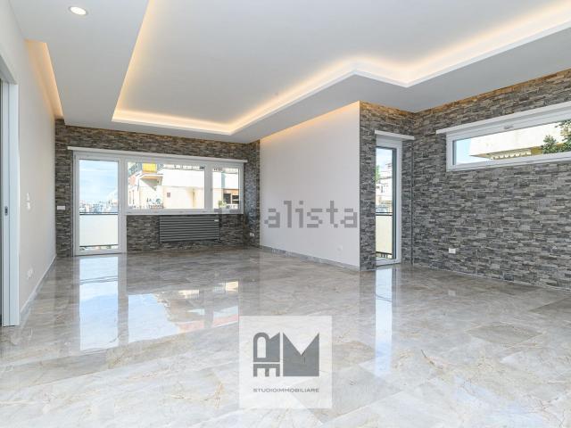 Appartamento in affitto di 152 m² in Viale Tito Livio, 160