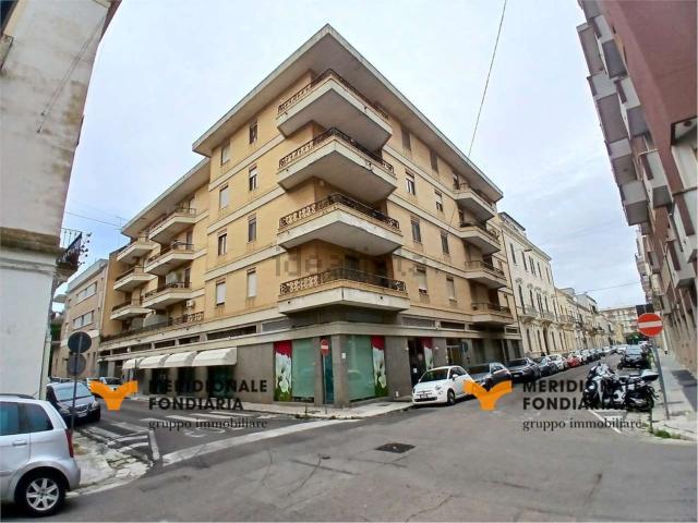 Appartamento in affitto di 154 m² in Via Sindaco Guariglia, 26